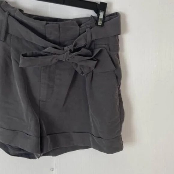 ✨3/$25✨ American Eagle Outfitters Grey Shorts - 0 - Picture 3 of 6